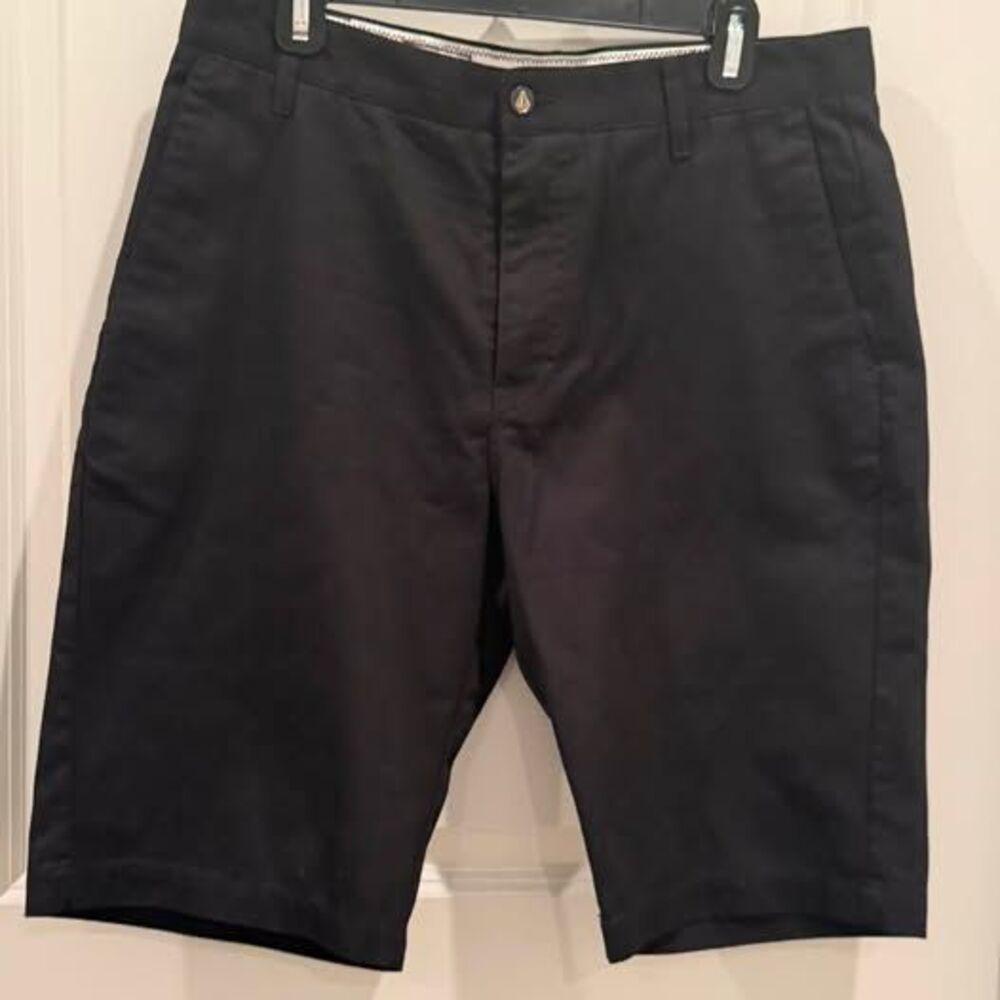 Volcom "Corpo Class" Chino Shorts~Men's Size 32